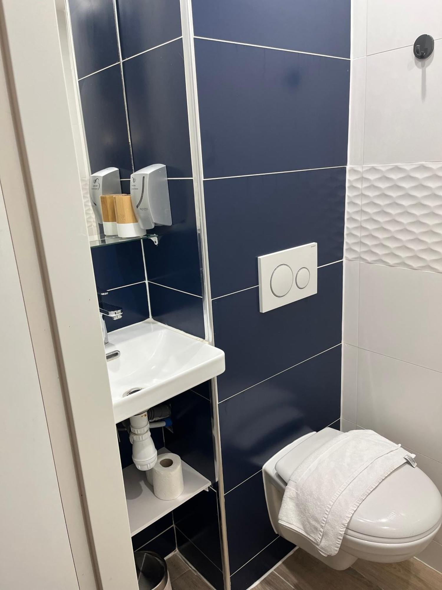 Brit Hotel La Bonne Etape エヴルー エクステリア 写真