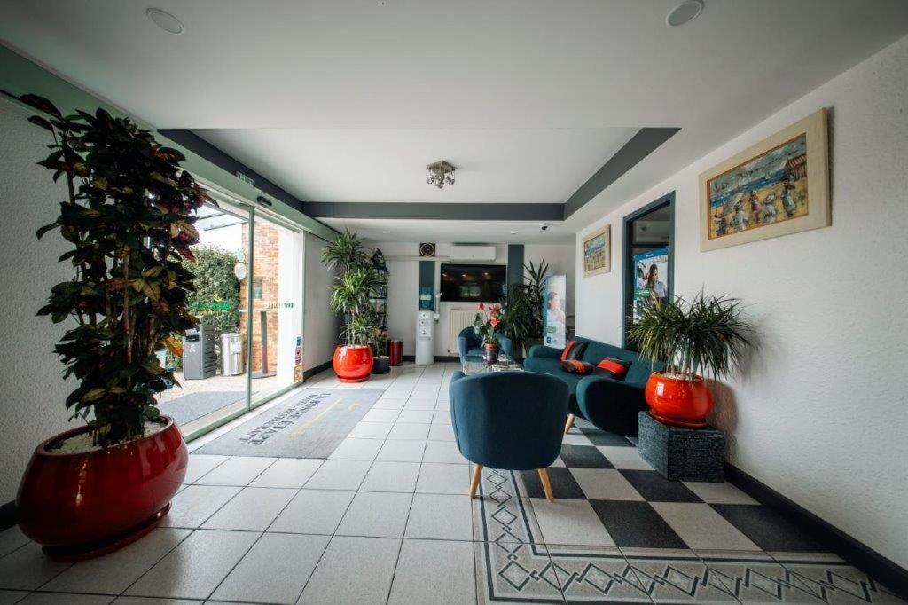Brit Hotel La Bonne Etape エヴルー エクステリア 写真