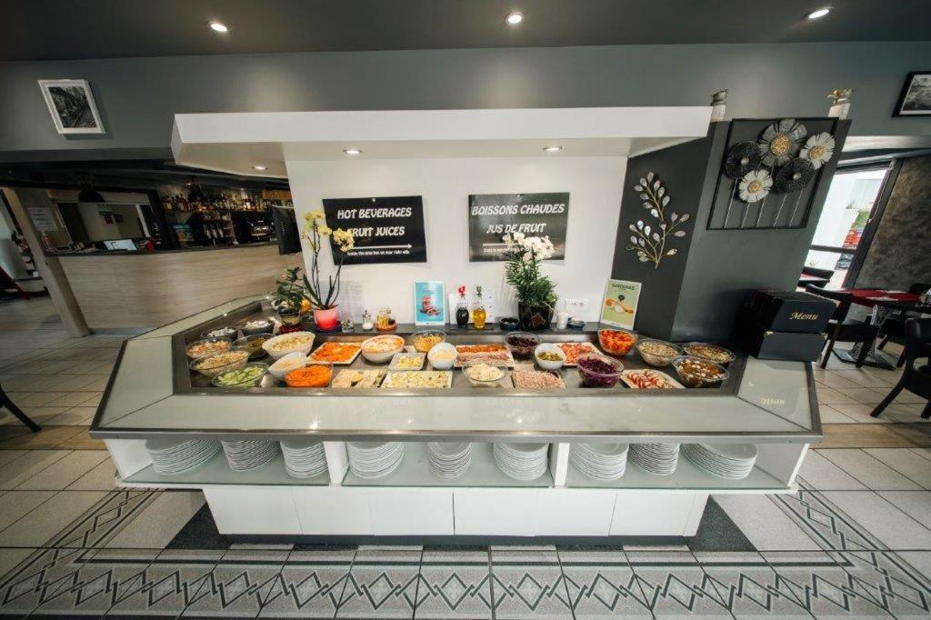 Brit Hotel La Bonne Etape エヴルー エクステリア 写真