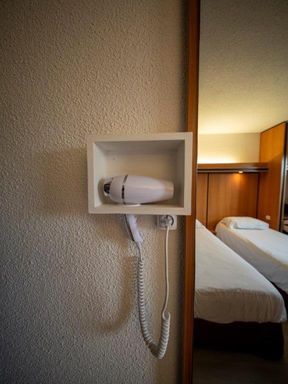 Brit Hotel La Bonne Etape エヴルー エクステリア 写真